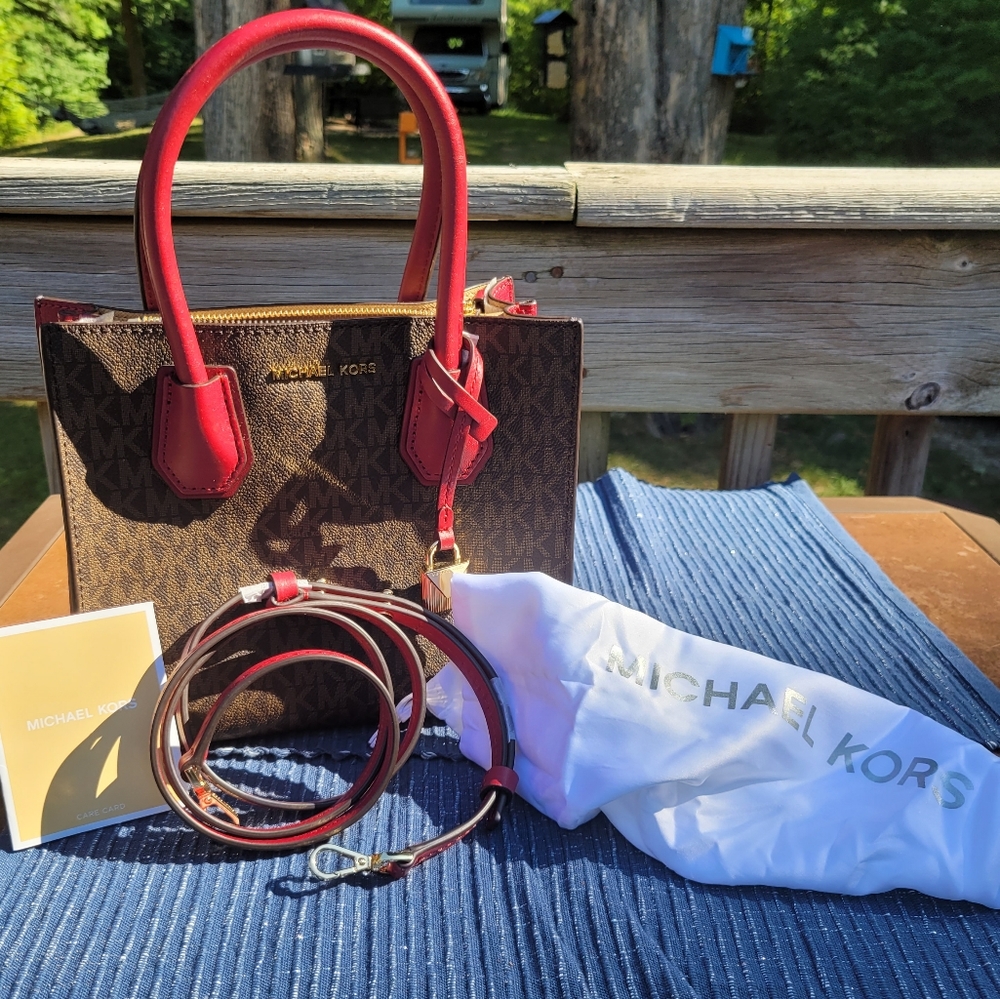 MICHAEL KORS LEATHER CROSSBODY HANDBAG. MUST SEE! NEW
